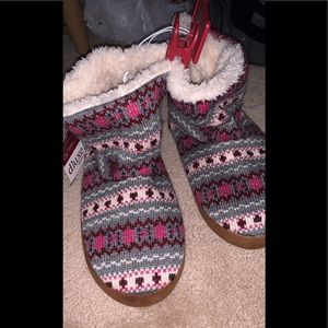 New Dluxe Dearfoam very soft and comfy house boots